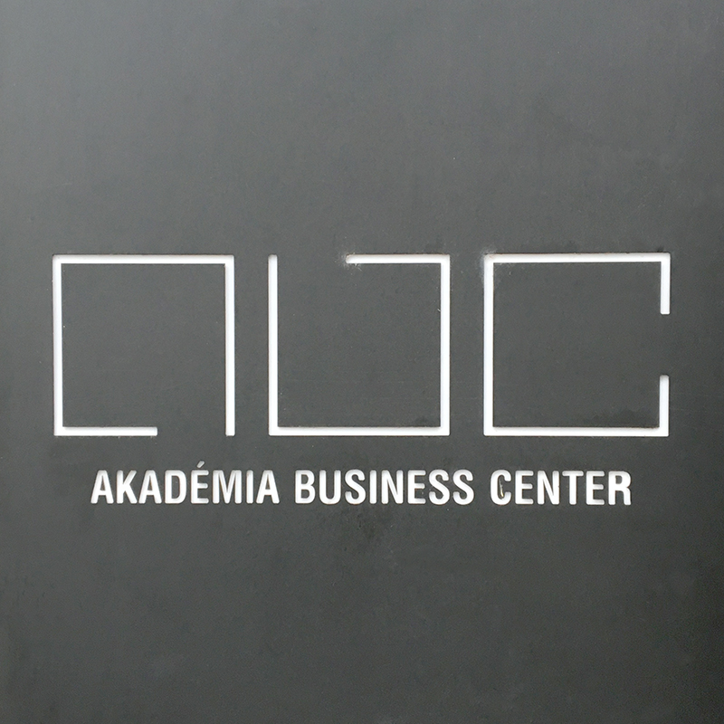 akadémia business center.